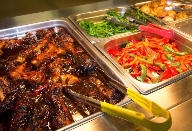 مُتل The Landing Port Hedland