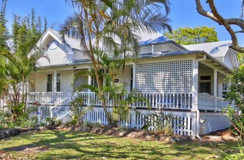 پانسیون Arcadia House