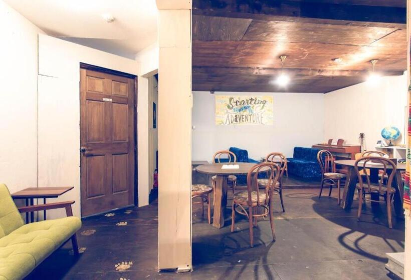 פנסיון Guest House Waya