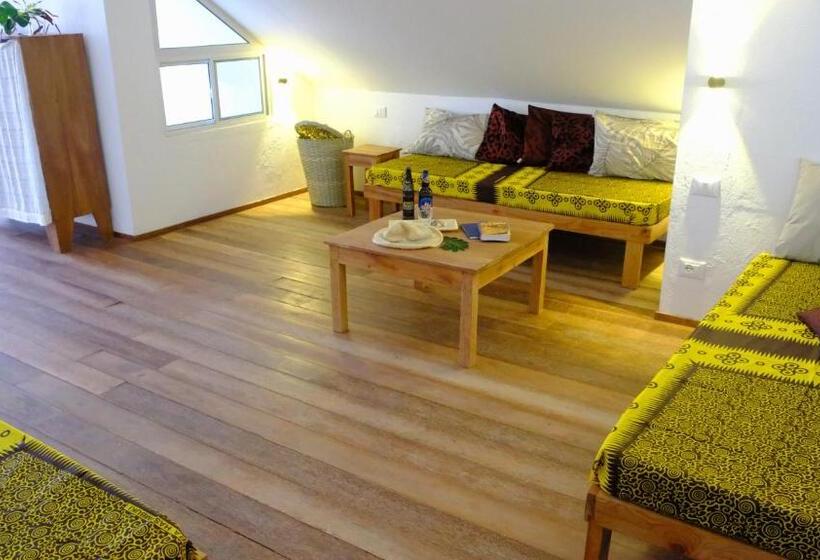 بنسيون Kobe House