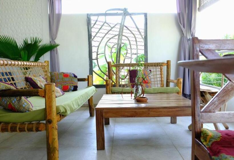 بنسيون Kobe House