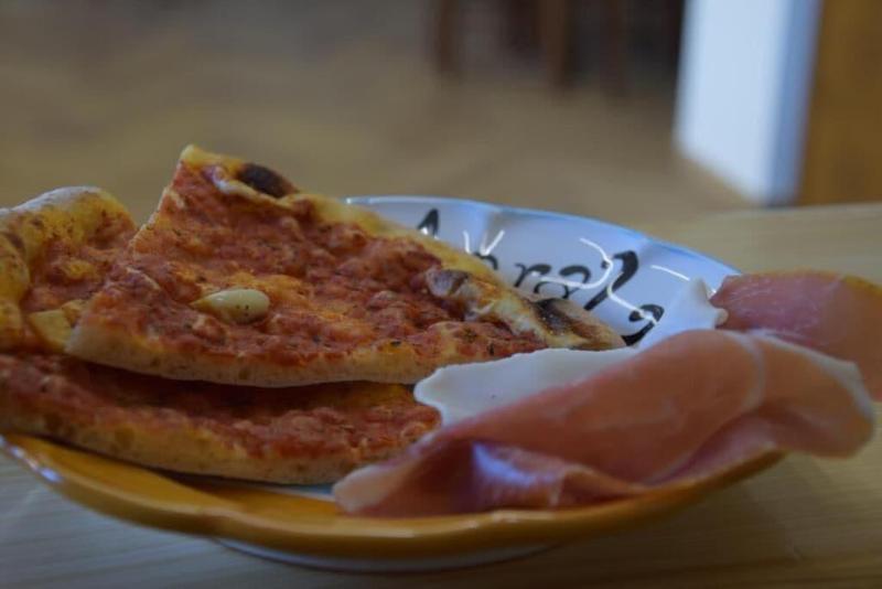 פנסיון Mamaral