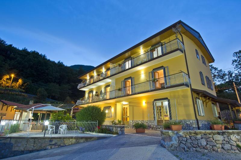 פנסיון Mamaral