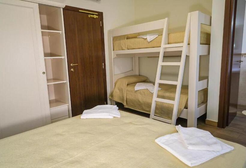 פנסיון Mamaral