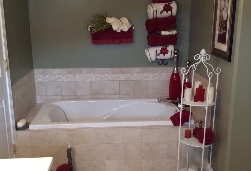 Pictured Rocks Bed And Breakfast