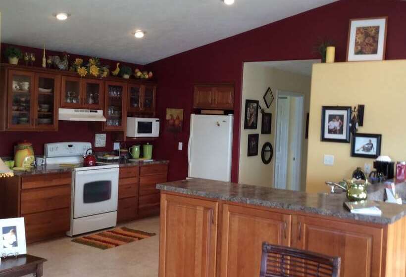 Pictured Rocks Bed And Breakfast