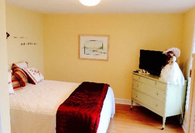 Pictured Rocks Bed And Breakfast