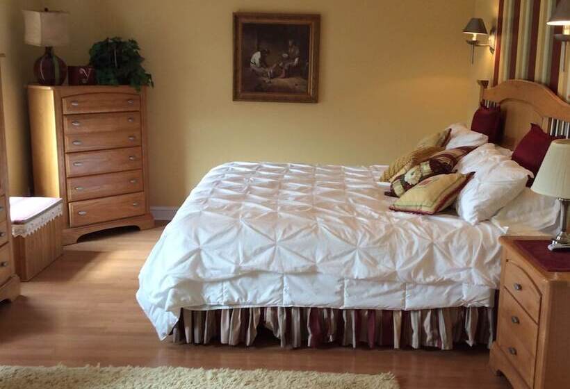 Pictured Rocks Bed And Breakfast