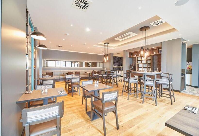 هتل Premier Inn Karlsruhe City Am Wasserturm