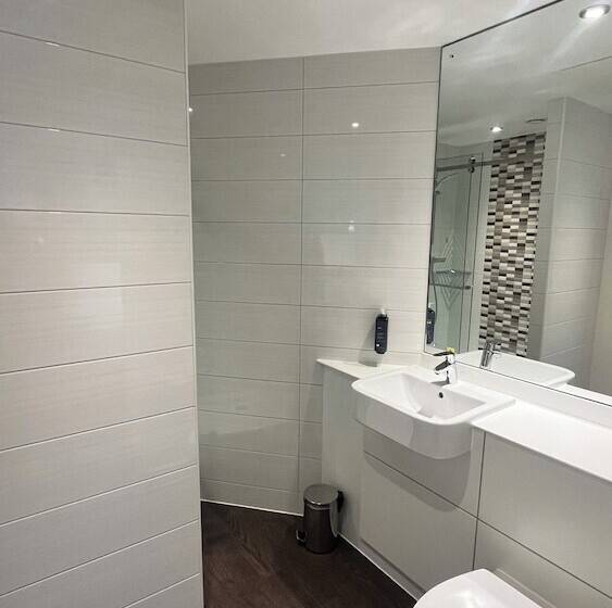 Maldron Hotel Finsbury Park, London