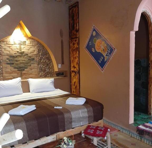 הוסטל Auberge Kasbah Dar Sahara Tours