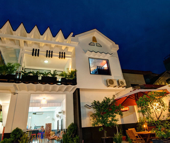 호스텔 Me Mates Villa