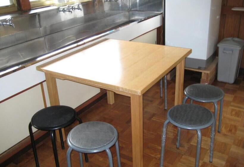 Общежитие Towadako Backpackers