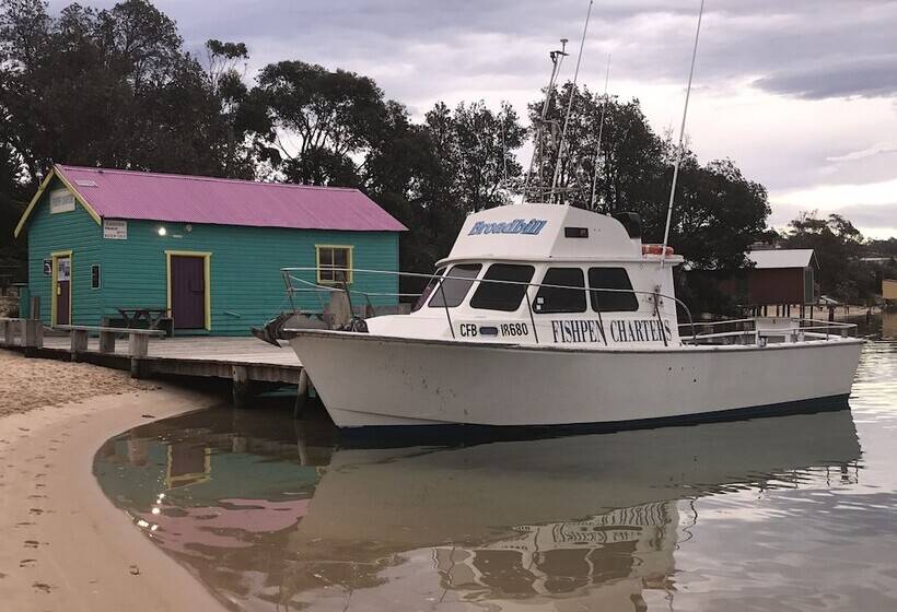 Общежитие Wandarrah Lodge