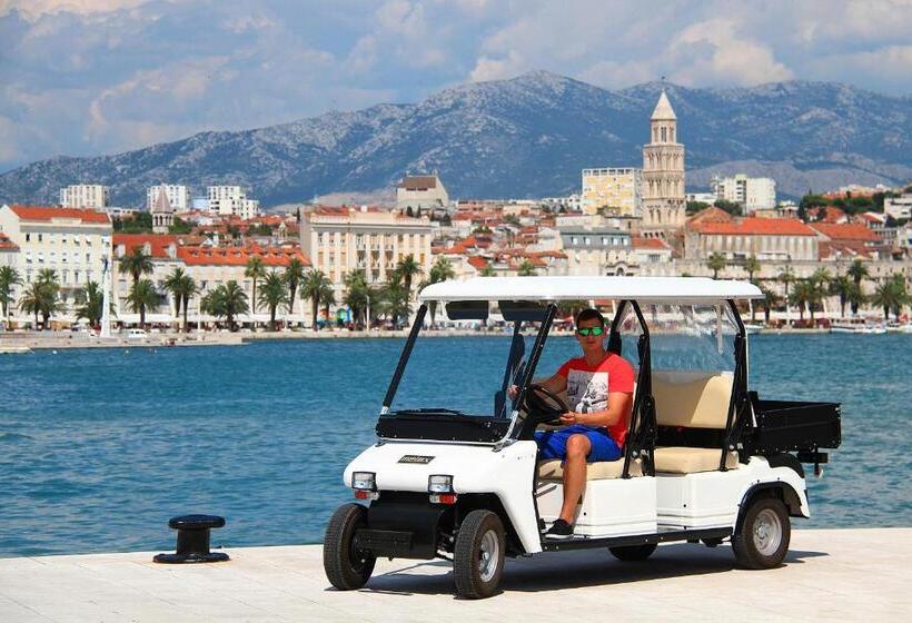 تختخواب و صبحانه La Porta Luxury Rooms