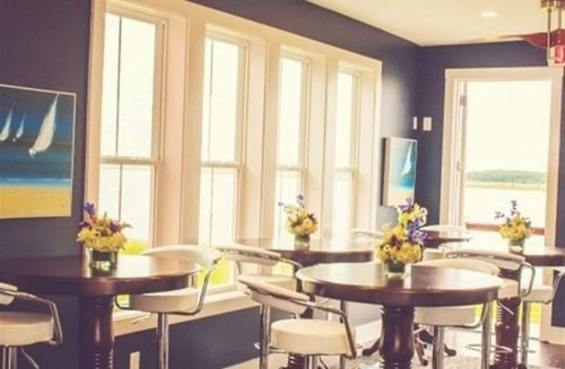 مبيت وإفطار Regatta Inn   Adults Only