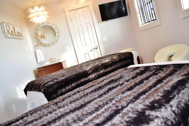 مبيت وإفطار Regatta Inn   Adults Only