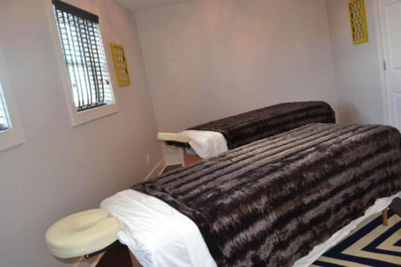 مبيت وإفطار Regatta Inn   Adults Only