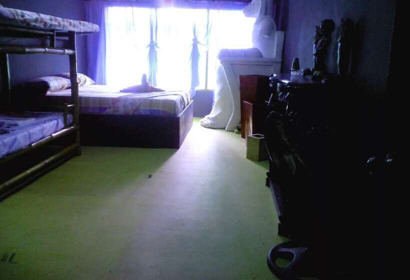 Friendship Budget Hostel