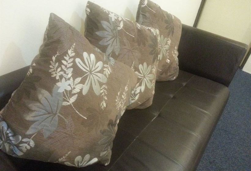 فندق Camellia Budget Inn