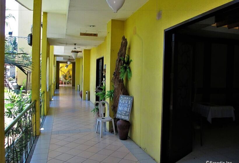 هتل Country Village