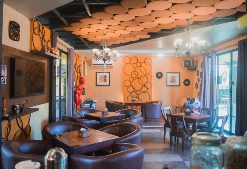 هتل Country Village