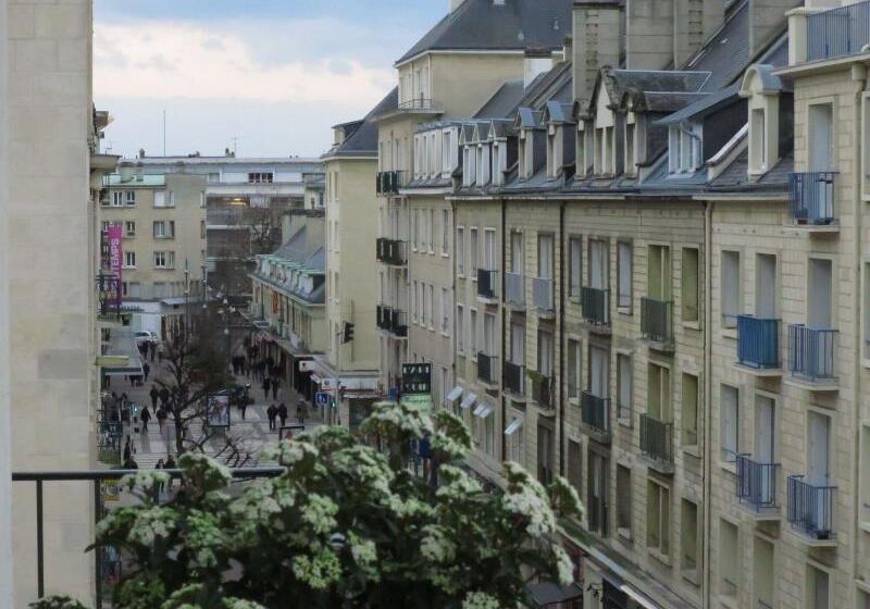 ホテル De La Paix