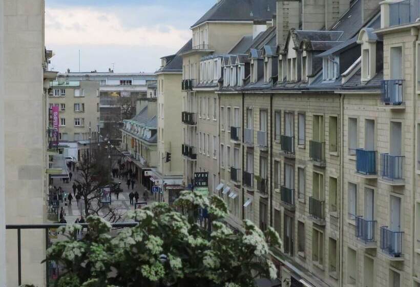 ホテル De La Paix