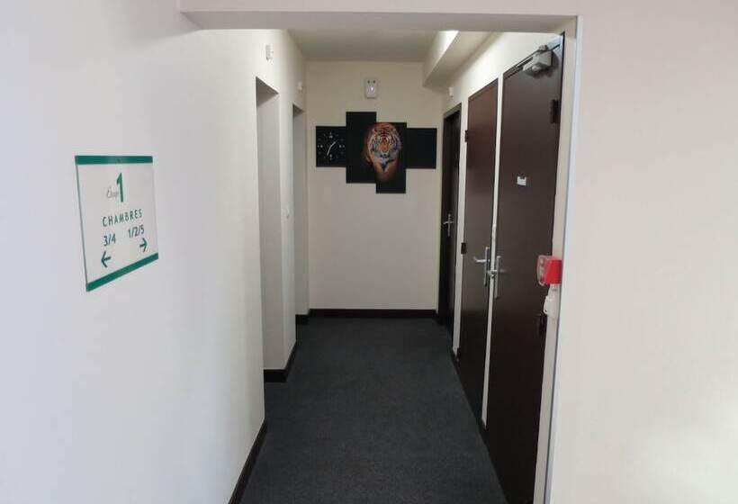 ホテル De La Paix