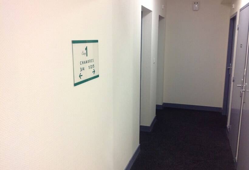 ホテル De La Paix