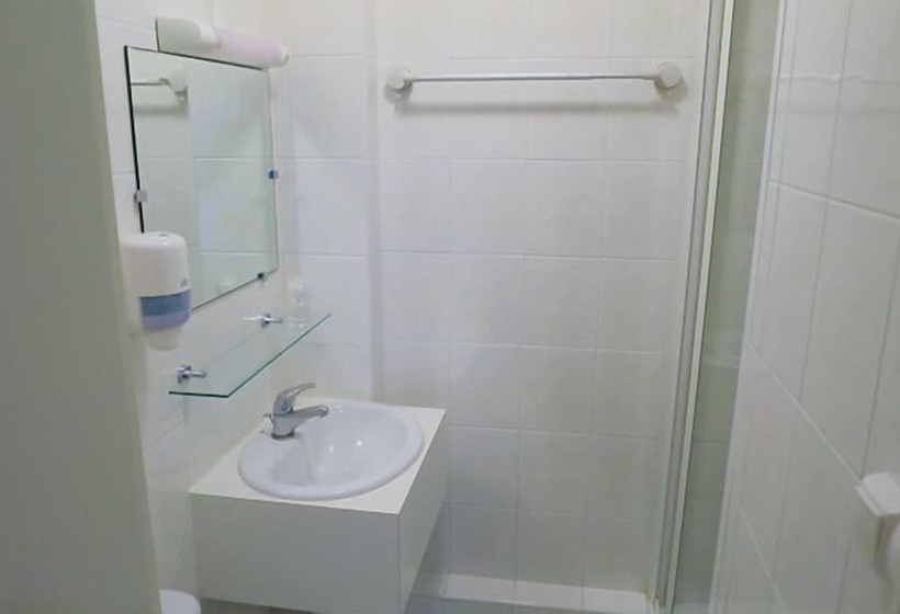 ホテル De La Paix