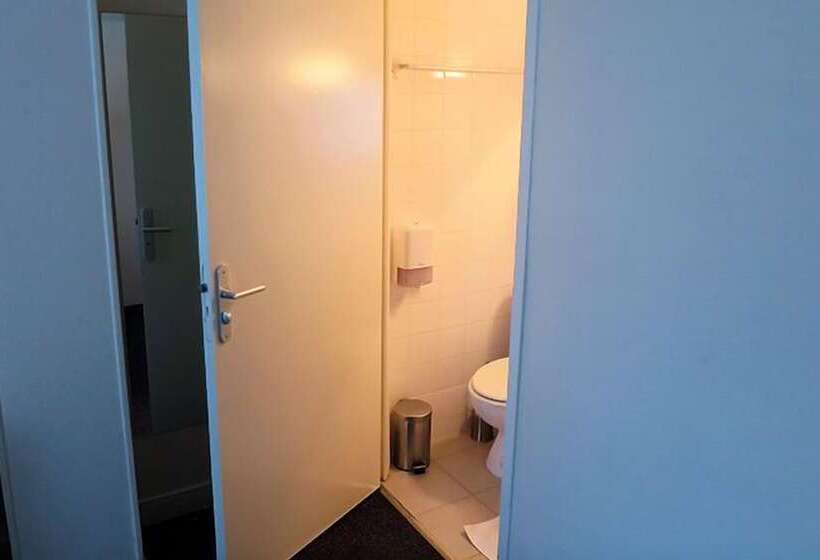 ホテル De La Paix