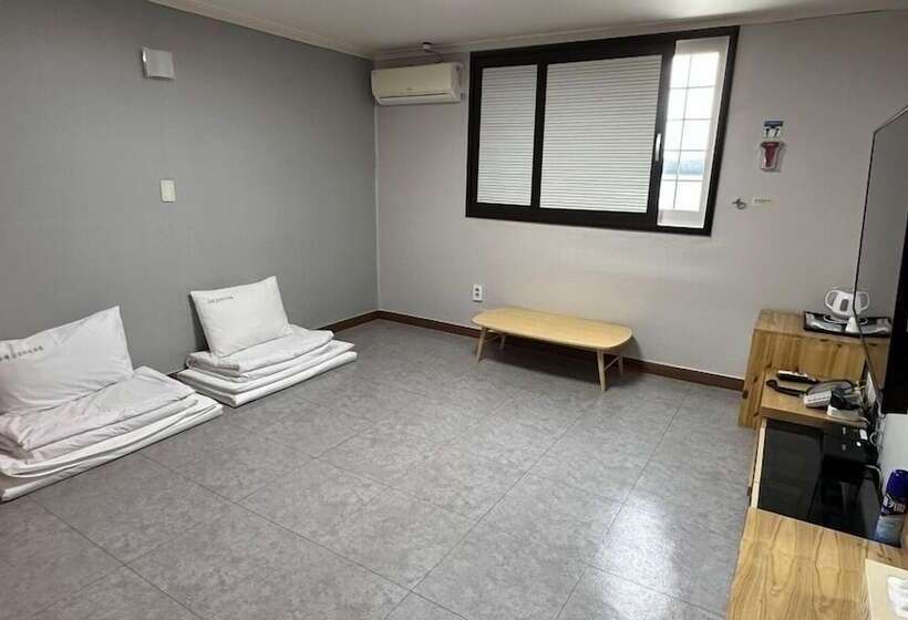 Отель Donghae Gloria Tourist