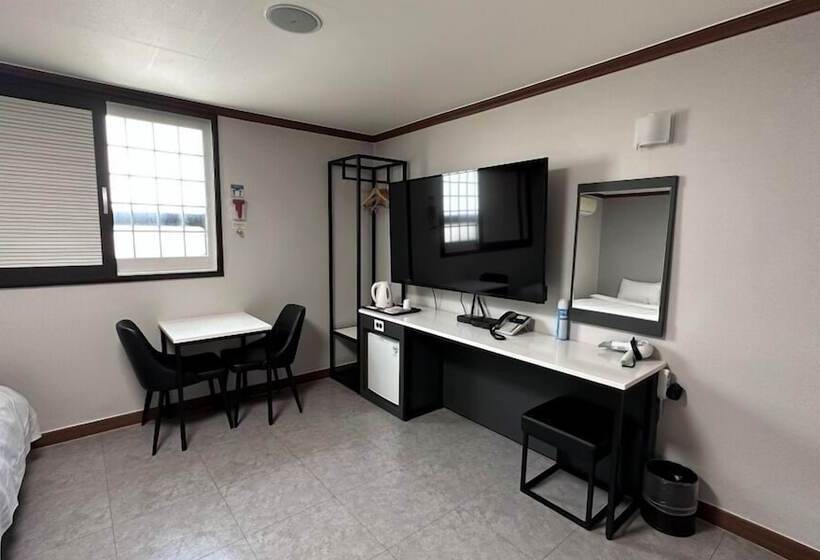 Отель Donghae Gloria Tourist