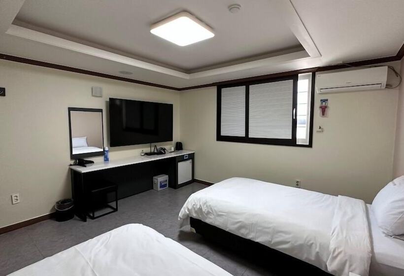 Отель Donghae Gloria Tourist