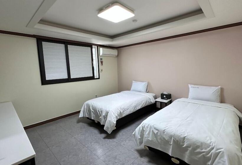 Отель Donghae Gloria Tourist