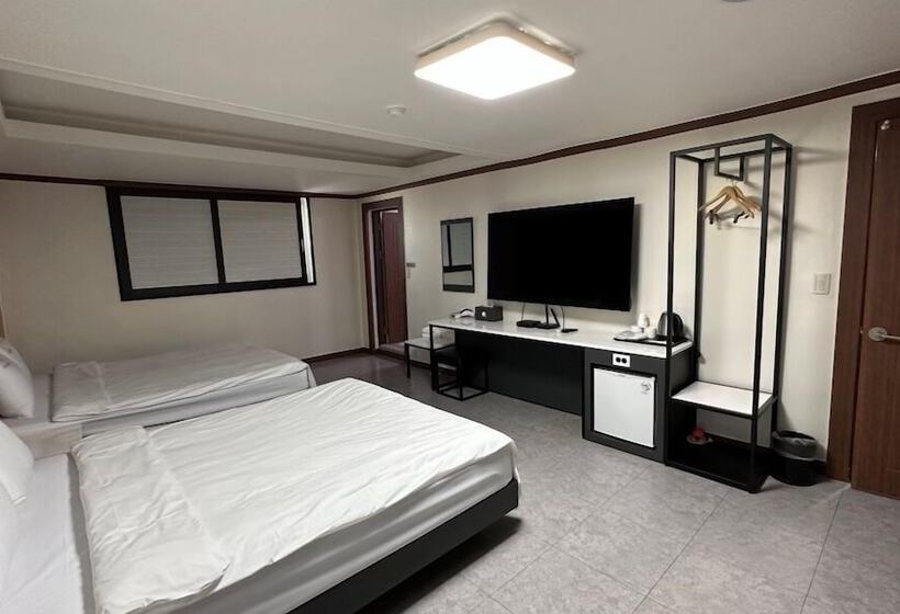 Отель Donghae Gloria Tourist