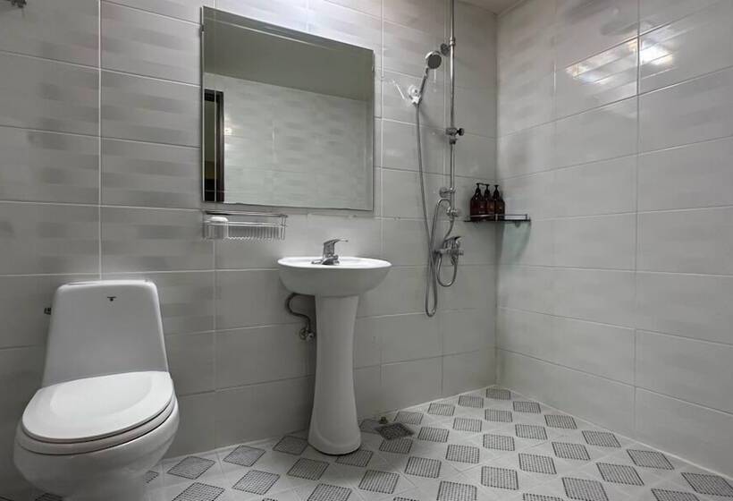 Отель Donghae Gloria Tourist