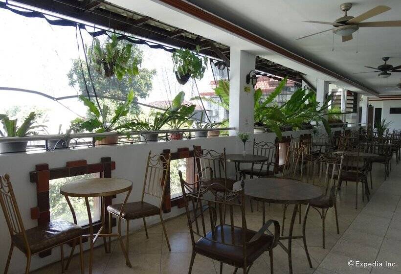 בית מלון כפרי Ecoland Suites & Inn