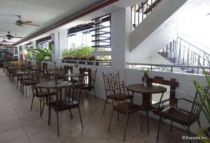 בית מלון כפרי Ecoland Suites & Inn