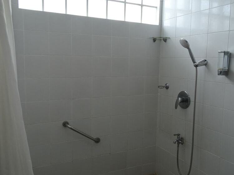 בית מלון כפרי Ecoland Suites & Inn