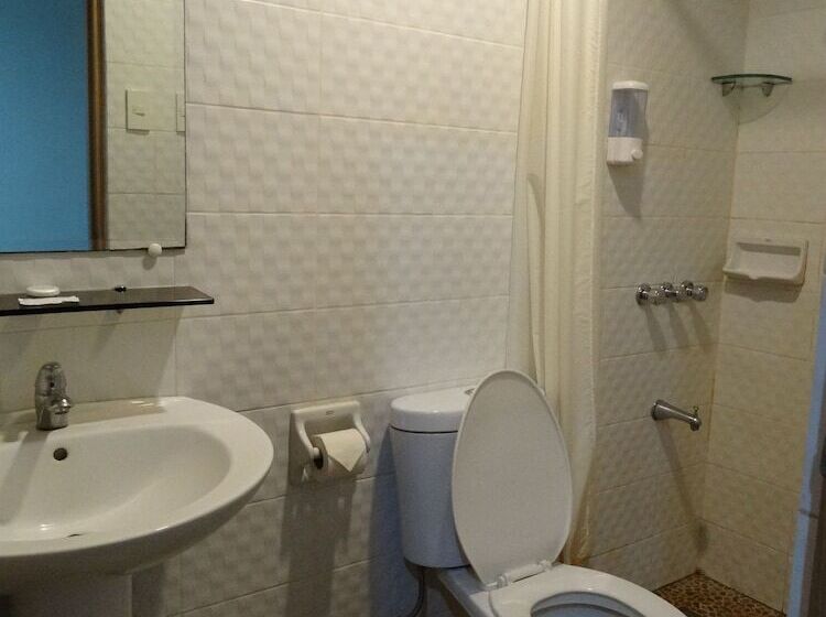 בית מלון כפרי Ecoland Suites & Inn