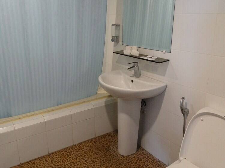 בית מלון כפרי Ecoland Suites & Inn