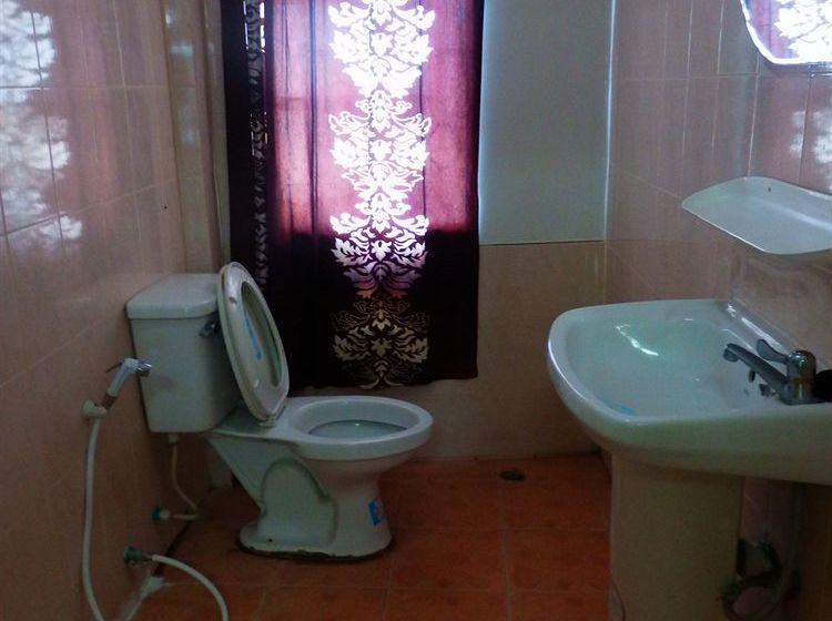 Отель Evelyn Residence