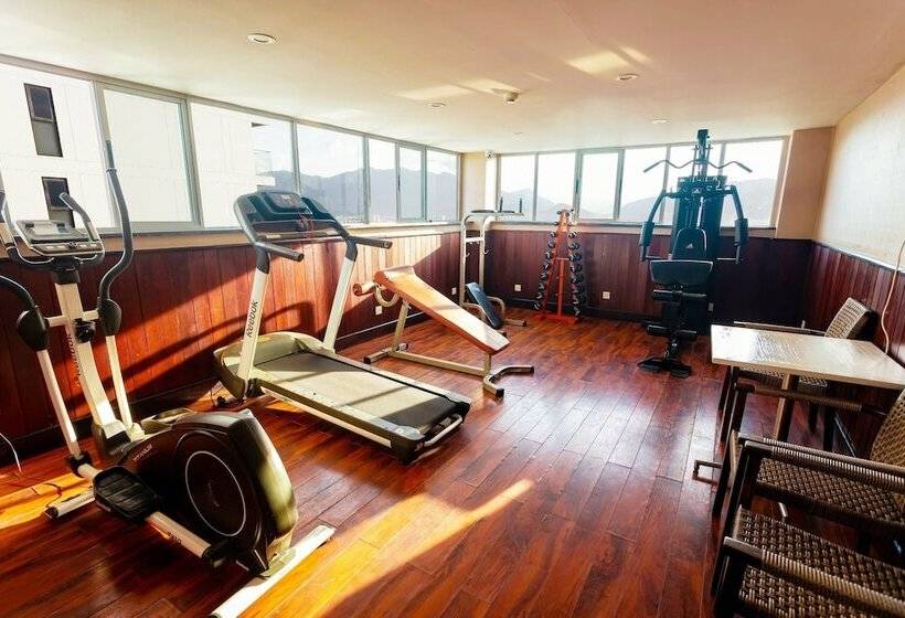 هتل Golden Rain 2