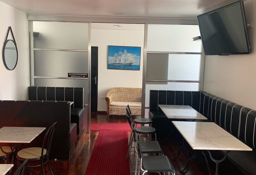 Отель Hôtel Le National