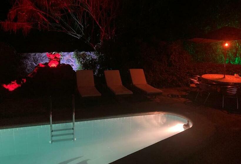 هتل La Fortaleza De Haro