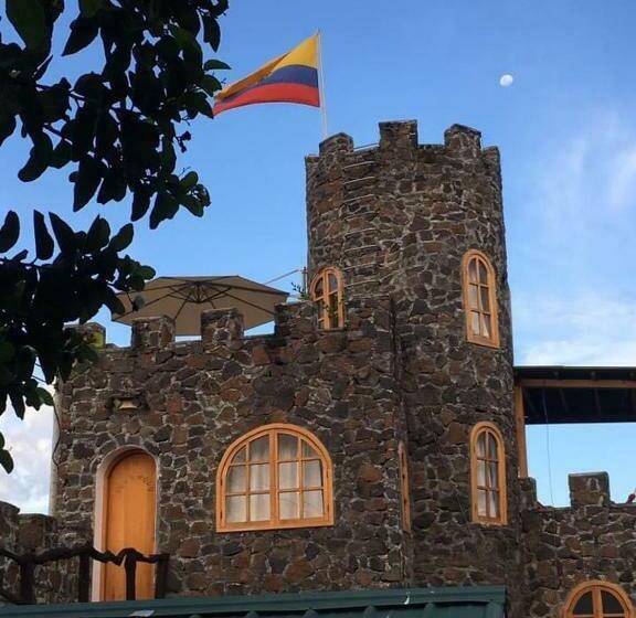 هتل La Fortaleza De Haro