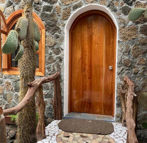 هتل La Fortaleza De Haro