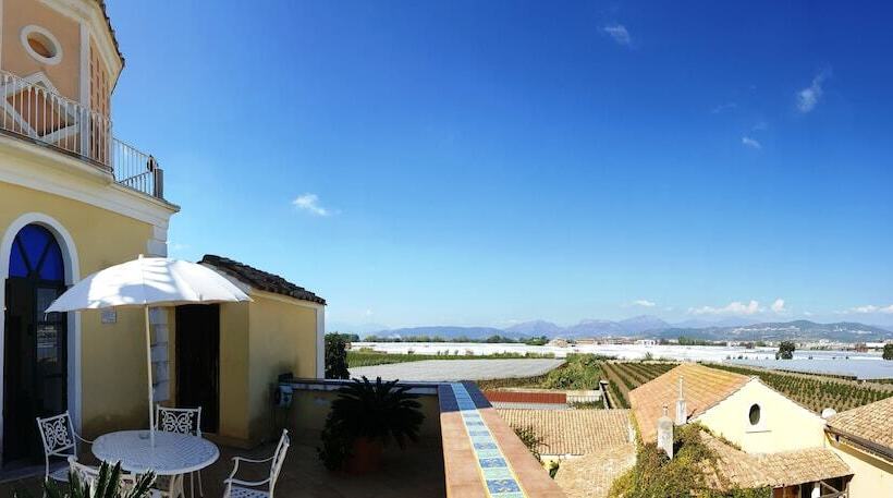 Отель Farmstay La Morella